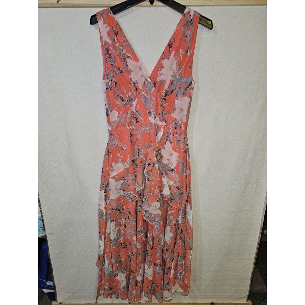 White House Black Market Sleeveless V-Neck Cottage Core Dress Size 4